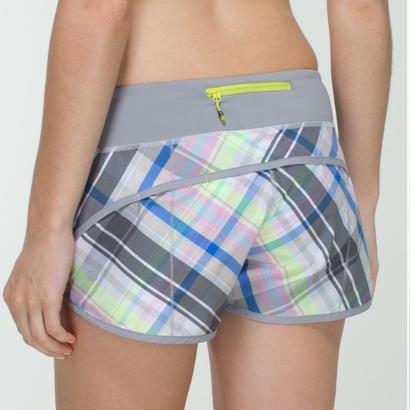 Lululemon Run Speed Short in Rad Plaid Lullaby Reflective / Ambient Grey, 4 - Picture 12 of 16